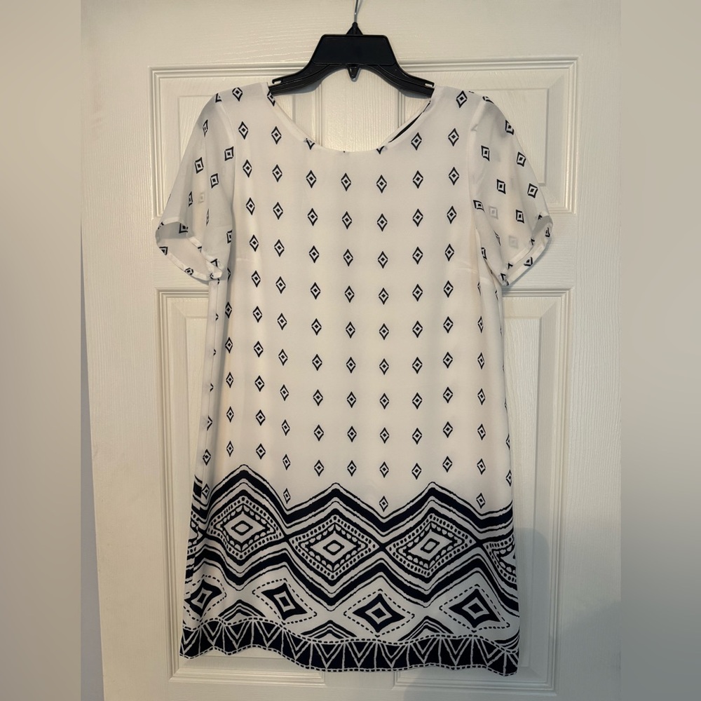 Lulu’s White loose fitting dress with navy blue print